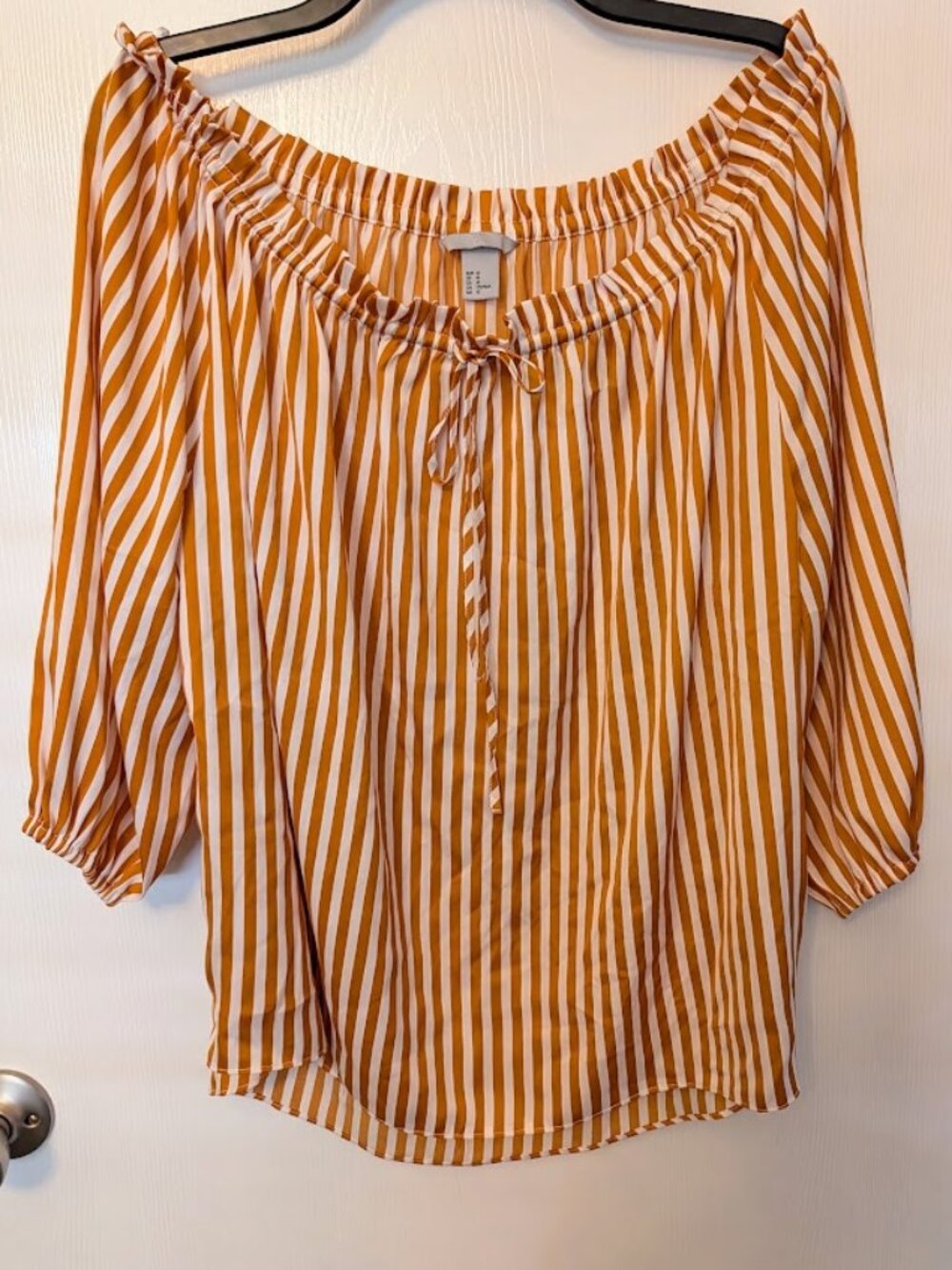H&M gold and white striped off-the-shoulder 3/4 top Size 10 NWOT